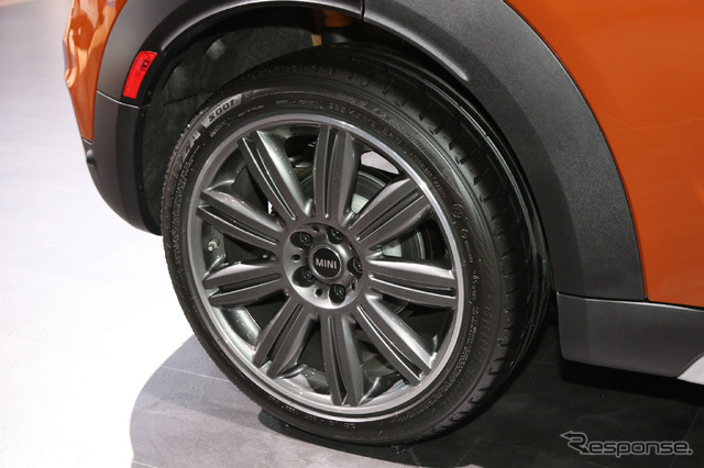 MINI クロスオーバー 新型(ロサンゼルスモーターショー16)