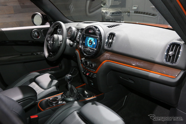 MINI クロスオーバー 新型(ロサンゼルスモーターショー16)