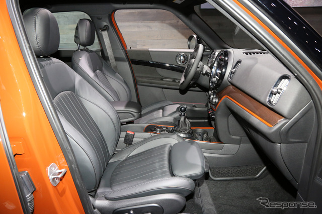 MINI クロスオーバー 新型(ロサンゼルスモーターショー16)