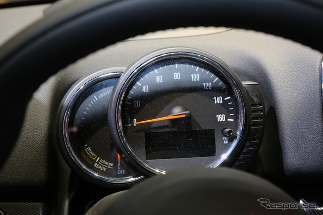 MINI クロスオーバー 新型(ロサンゼルスモーターショー16)