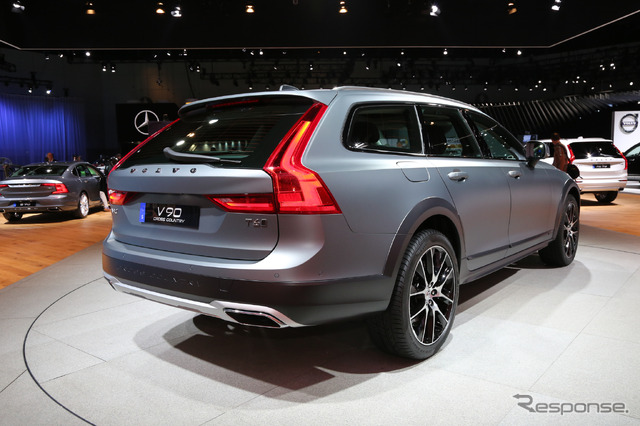 ボルボ V90クロスカントリー(ロサンゼルスモーターショー16)