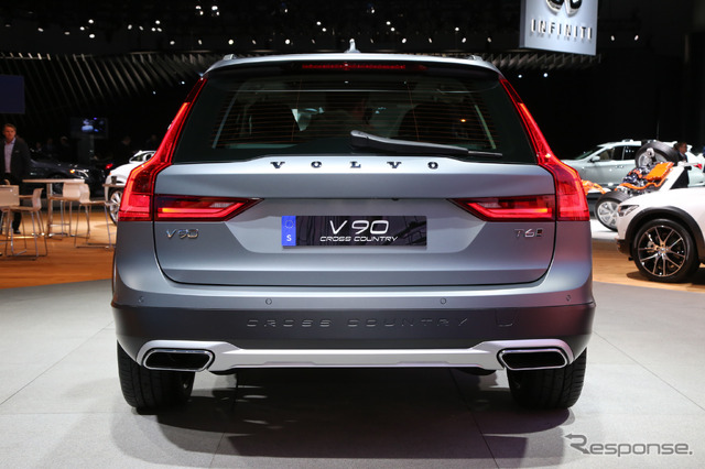 ボルボ V90クロスカントリー(ロサンゼルスモーターショー16)