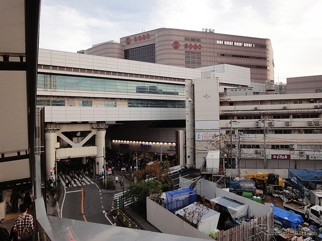 千葉駅から千葉ステーションビルを見る(2016年11月)