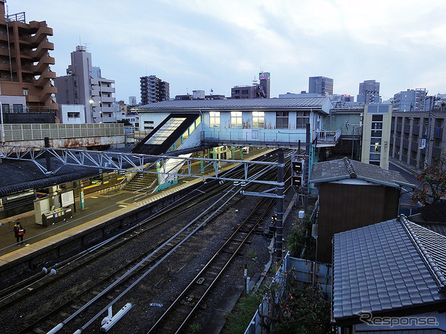 東千葉駅(2016年11月)