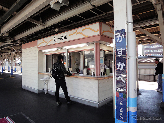 春日部駅 野田線ホームのラーメン屋