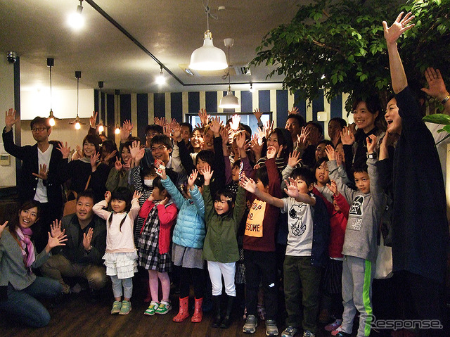 野田線車両基地の街、七光台にオープンした「Meet Up Under the Tree」初日のようす(11月23日)