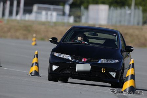 ホンダ車オーナー対象のドライビングレッスン