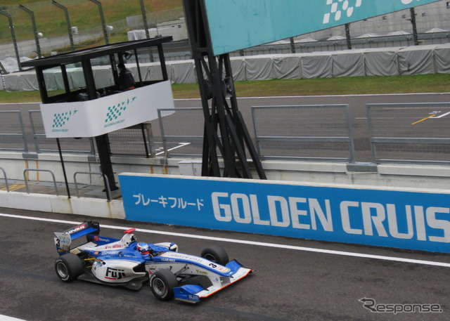 ニック・キャシディはKONDOのマシン(#3)をドライブ。