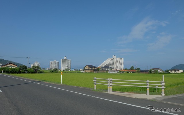 天橋立付近はリゾートマンションや老人ホームがだんだらに建ち、景観破壊がはなはだしかった。周囲との調和をまったく考えていないデザインで、なお悪い。