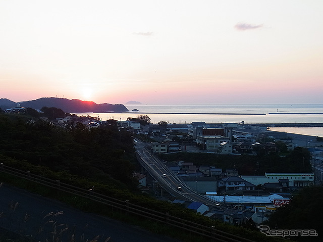 「道の駅ゆうひパーク浜田」付近から見えた浜田港「臨港道路福井4号線」