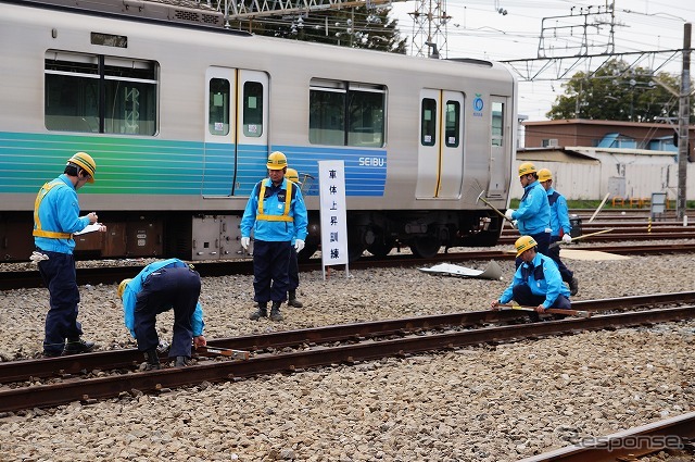 線路幅を計測して作業は終了するが、想定では修復後の運転再開に「2日間を要す」とされている。
