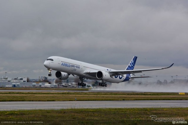 エアバスA350-1000初号機の初飛行