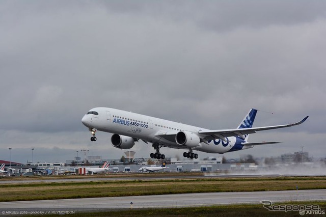 エアバスA350-1000初号機の初飛行