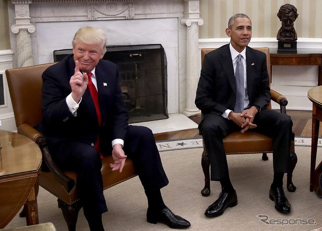 ホワイトハウスを訪問したトランプ次期大統領(向かって左)と、オバマ現大統領(11月10日)。 (c) Getty Images