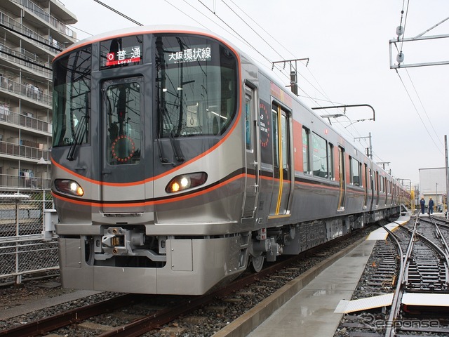323系のデビュー日がクリスマスイブの12月24日に決まった。大阪環状線・JRゆめ咲線で運用される。