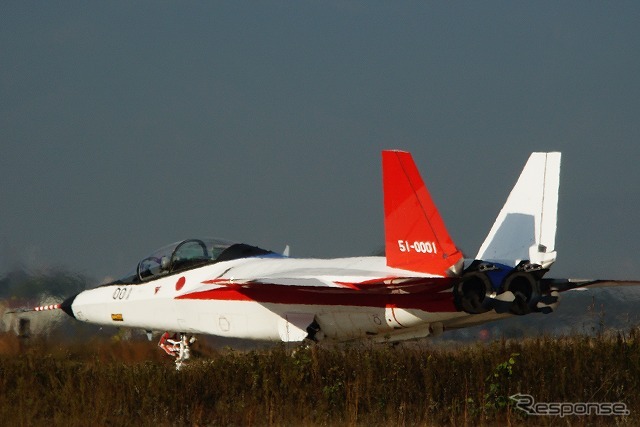 アーミングエリアでチェイス機の離陸待ちをするX-2。
