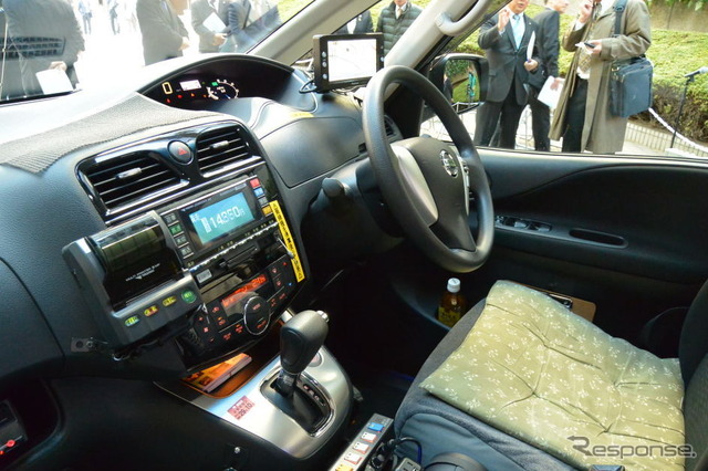 日産 セレナ UDタクシー仕様車