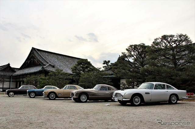 奥から順に、アバルト ギアジョイエッロ1100E、マセラティ A6G2000ヴィニャーレ、マセラティ3500GT、フィアット8Vシリーズ2、アストンマーティン DB5