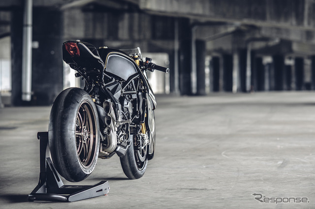 ROUGH CRAFTS『Ballistic Trident』、ベースモデルはMVアグスタ『ブルターレ800RR』。