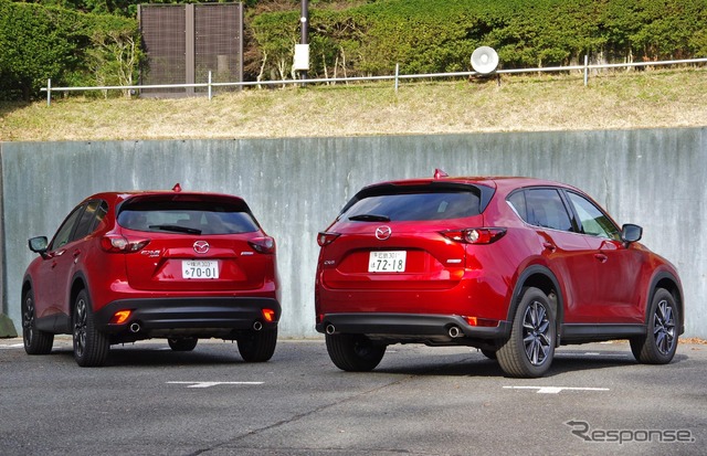マツダ CX-5 新型(右)と従来型(左)