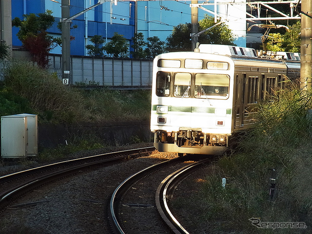 木材を積極的に使い改装した戸越銀座駅