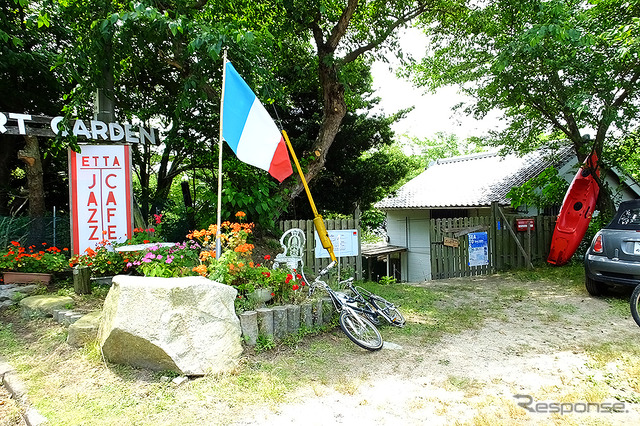 江田島の海辺にあるカフェ「ETTA JAZZ CAFE」でひと息……