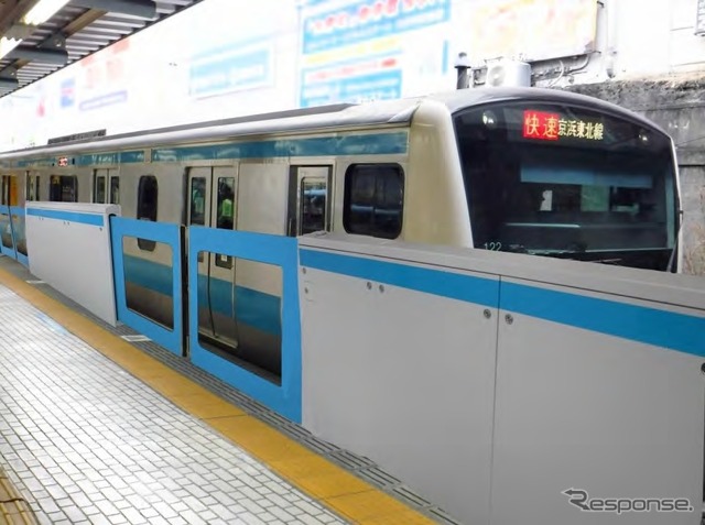 京浜東北線・根岸線は大宮～桜木町間の全ての駅にホームドアが設置されることになった。画像はホームドアの設置イメージ。