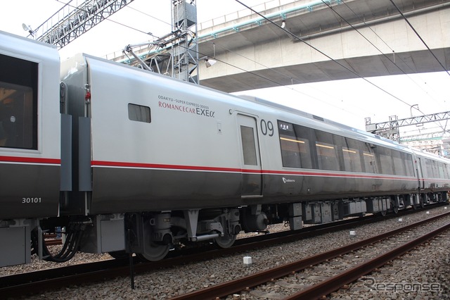 9号車:30000形(M1)(30001) リニューアル前はモーター付き台車とモーター無し台車の各1台だったが、リニューアルにより2台ともモーター付きになった。