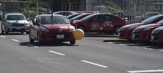 ボールの飛び出しに停止できず衝突