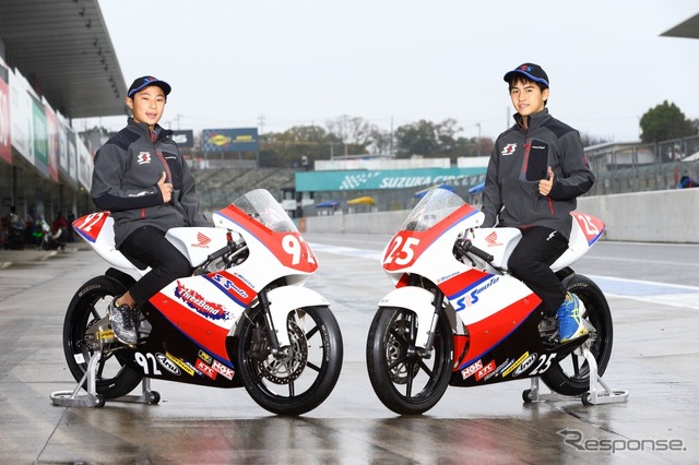 SRS-Motoスカラシップを獲得した中島元気（右）と國井勇輝（左）