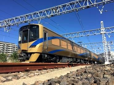 泉北高速鉄道の泉北12000系。営業運転に先立ち撮影会イベントが行われる。