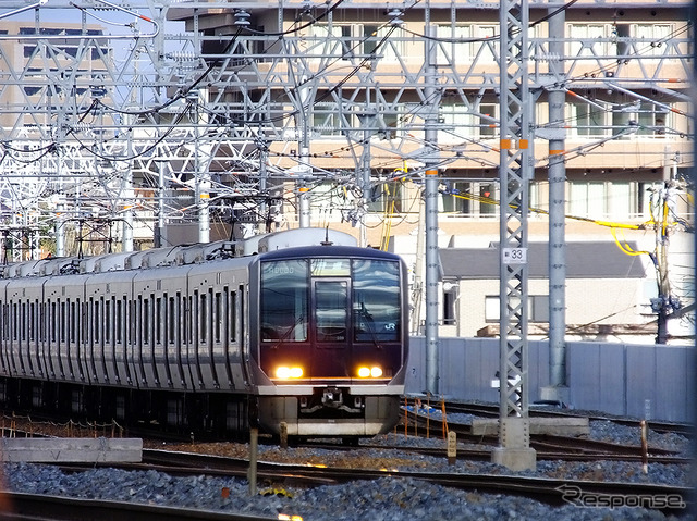 内側線を外側に移設する前の新駅設置現場