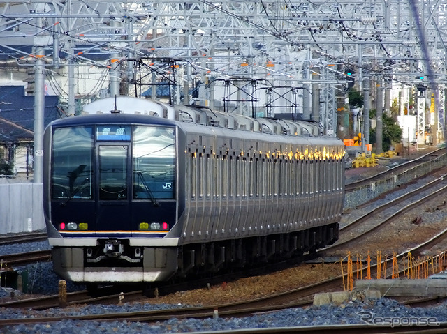 内側線を外側に移設する前の新駅設置現場