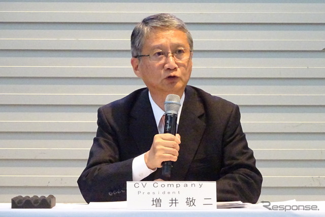 増井専務　《撮影　池原照雄》
