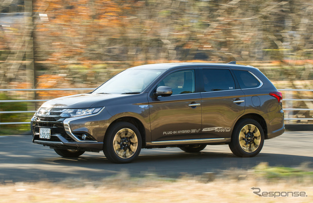 三菱 アウトランダーPHEV(オプション装着車)