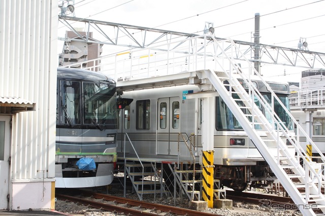 今回の臨時列車は最初に完成した13101編成を使用したが、車両基地には13102編成も搬入済み。2017年3月の営業運行開始に向けて準備が進む。