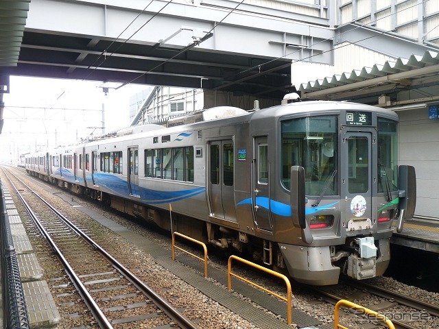 あいの風とやま鉄道は富山県内のJR北陸本線を引き継いだ第三セクター。2015年3月に開業した。
