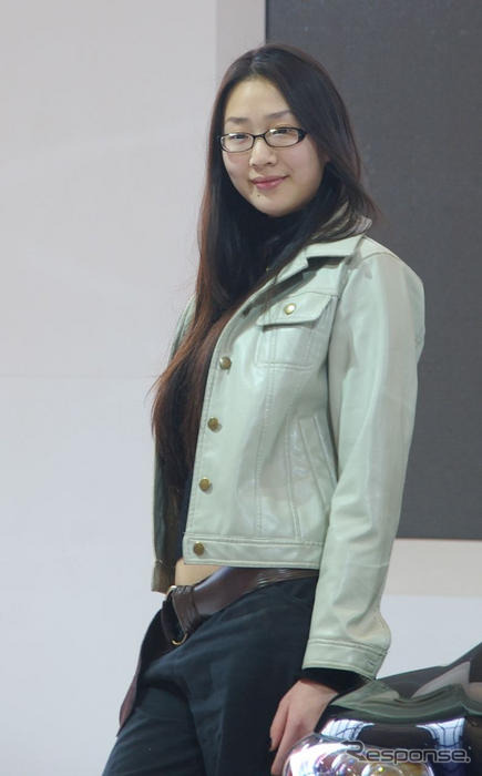 【上海モーターショー07】コンパニオン写真蔵…私服&変身後