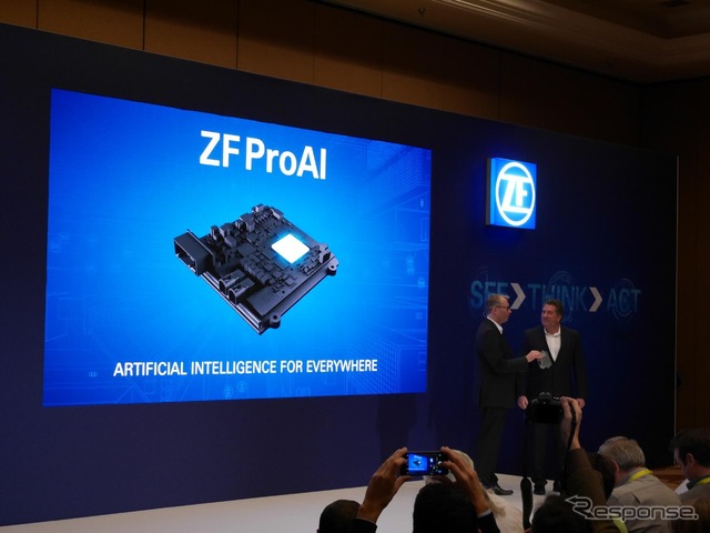 ZFのシュテファン・ゾンマーCEOと、NVIDIAのロブ・チョンゴール ヴァイスプレジデント