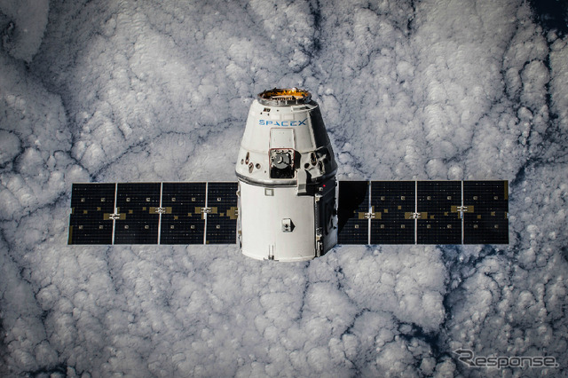 CRS-5 DRAGON IN ORBIT