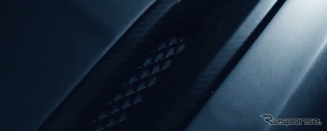 ベントレーの新型車の予告イメージ