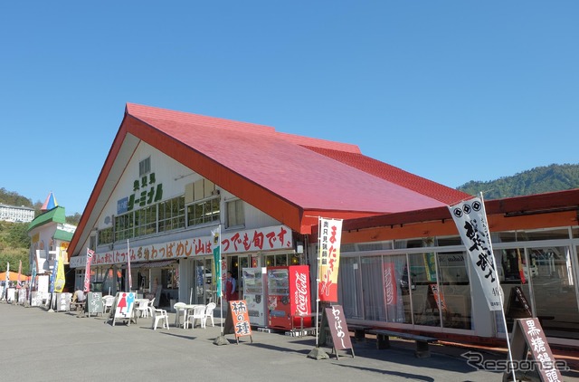 奥只見観光センター。ここは今日でも季節によって熊汁を出す。