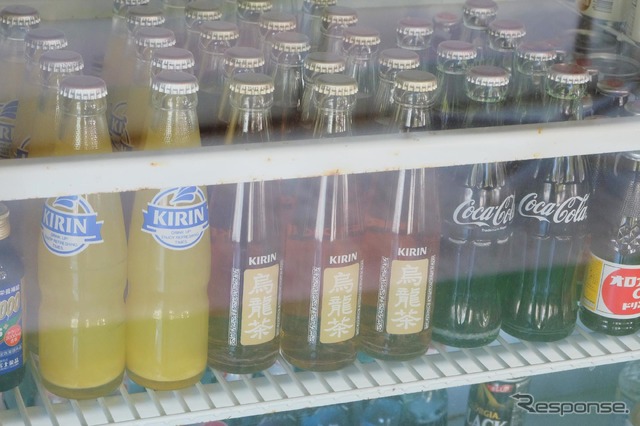 昭和的な清涼飲料の数々。