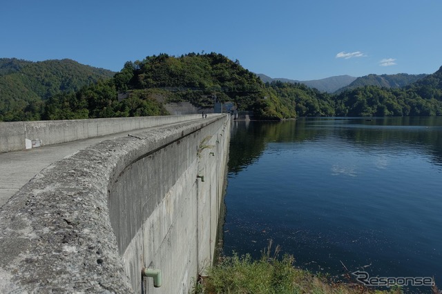 奥只見ダムのダム湖。