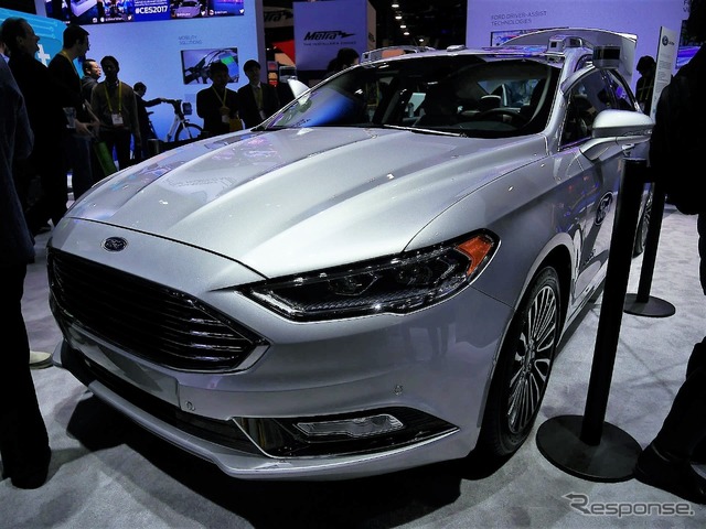 フュージョン・ハイブリッドをベースにしたフォードの次世代自動運転開発車両（CES 2017）　《撮影　佐藤耕一》