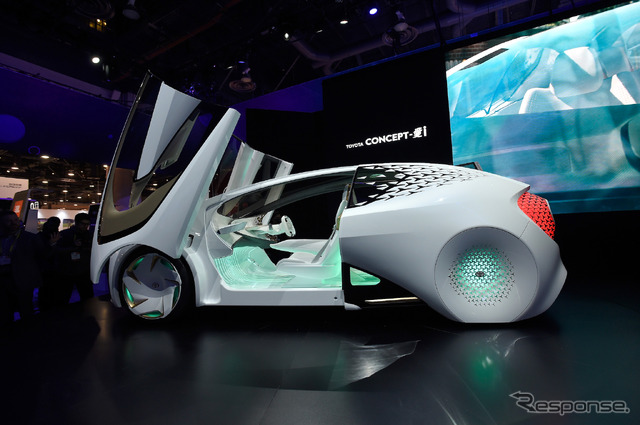トヨタ・コンセプト-愛i(CES 2017) (c) Getty Images