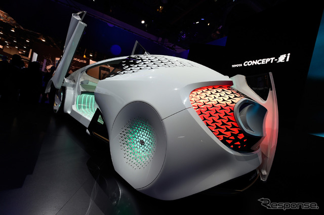 トヨタ・コンセプト-愛i(CES 2017) (c) Getty Images