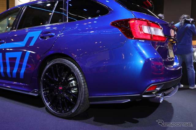 スバル レヴォーグ STI スポーツ - STI パフォーマンス(東京オートサロン2017)