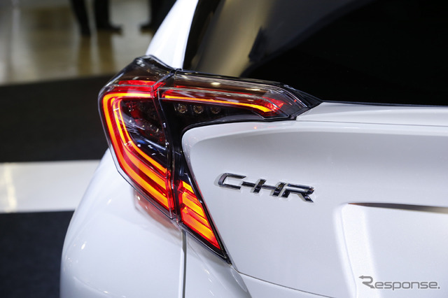 トヨタ C-HR エレガント アイス スタイル by モデリスタ(東京オートサロン2017)
