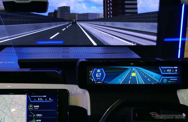手動運転中は素行中の情報を精密に表示。このまま進むと「自動運転へと切り替えます」とアナウンスが発せられる